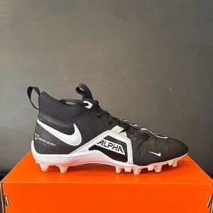 Nike Alpha Menace Varsity 3 Football Cleats, Men’s Sz8, V Good Used Condition